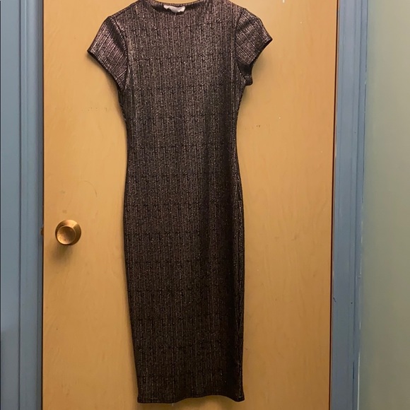 Tight gold dress - Picture 1 of 3